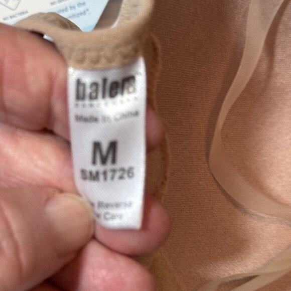BALERA Seamless Dance Bra Medium Nude Soft Cups Invisible/Nude Straps Ballet NEW - Picture 11 of 15